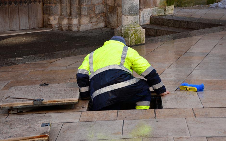 entreprise pour déboucher canalisation Cesson